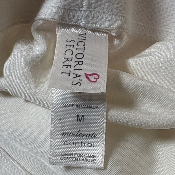 Victoria's Secret Cream Lace Panties - Picture 4 of 7